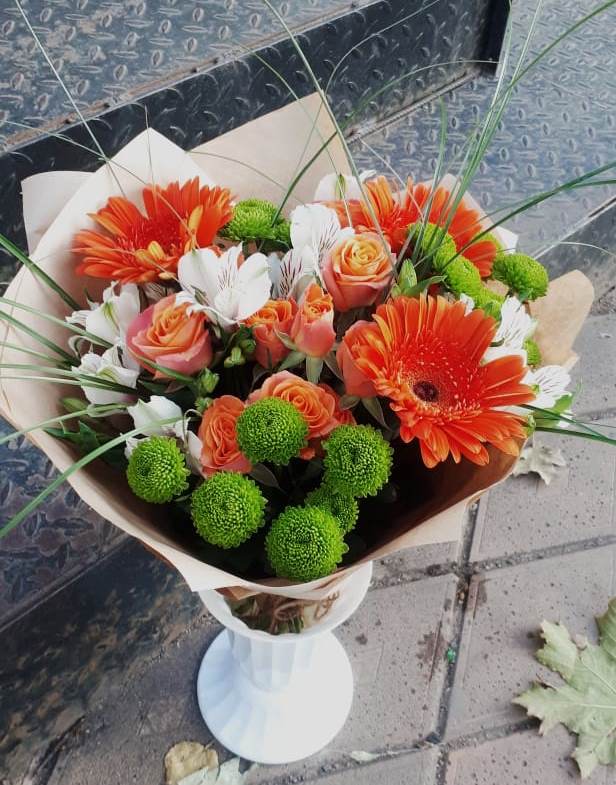 Букет цветов из: Герберы, Хризантемы, Альстромерии и Розы в Шалушке