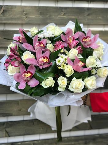Букет цветов из: Розы и Хризантемы в Шалушке