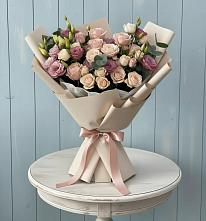 Букет цветов из:  Розы и Лизиантусы в Шалушке