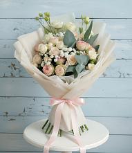 Букет цветов из:  Розы и Лизиантусы #REPLACE_PRED# Шалушке