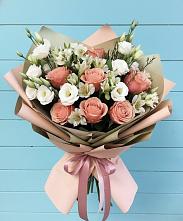 Букет цветов из:  Розы, Альстромерии и Лизиантусы #REPLACE_PRED# Шалушке