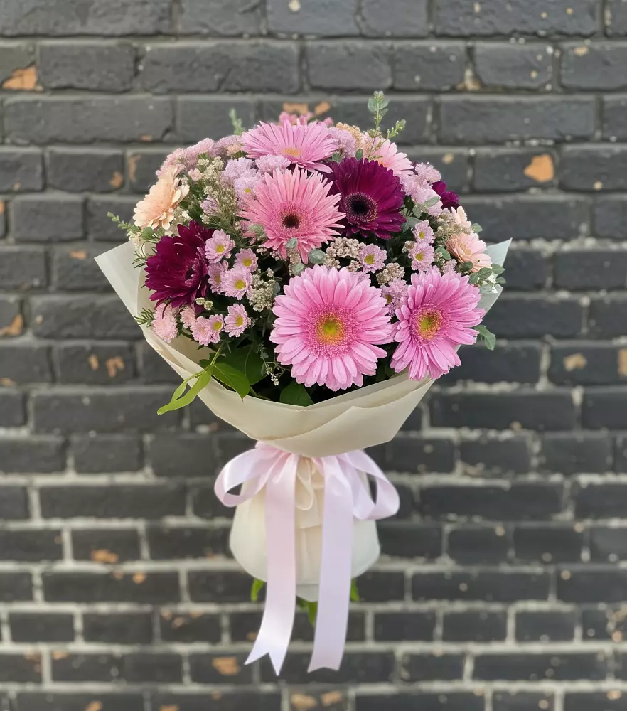Букет цветов из: Герберы и Хризантемы в Шалушке