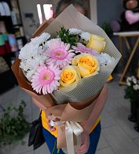 Букет цветов из:  Герберы, Розы и Хризантемы в Шалушке