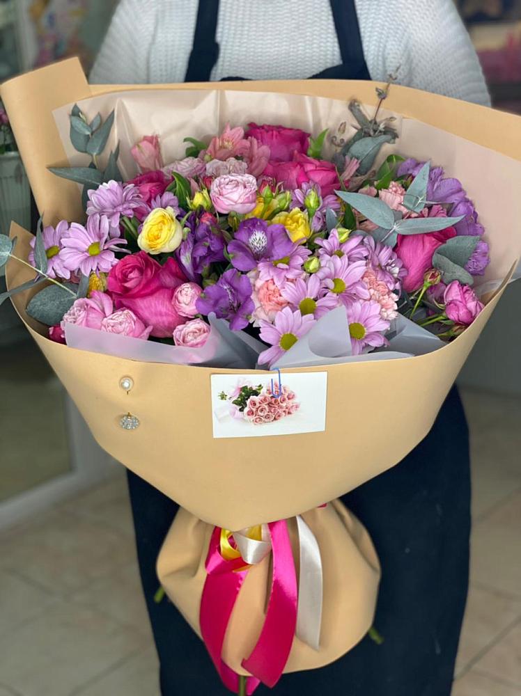 Букет цветов из: Хризантемы, Гвоздики и Альстромерии в Шалушке