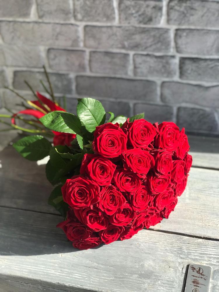 Букет Красные розы Фридом в Шалушке