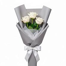 Букет 3 белые розы в Шалушке