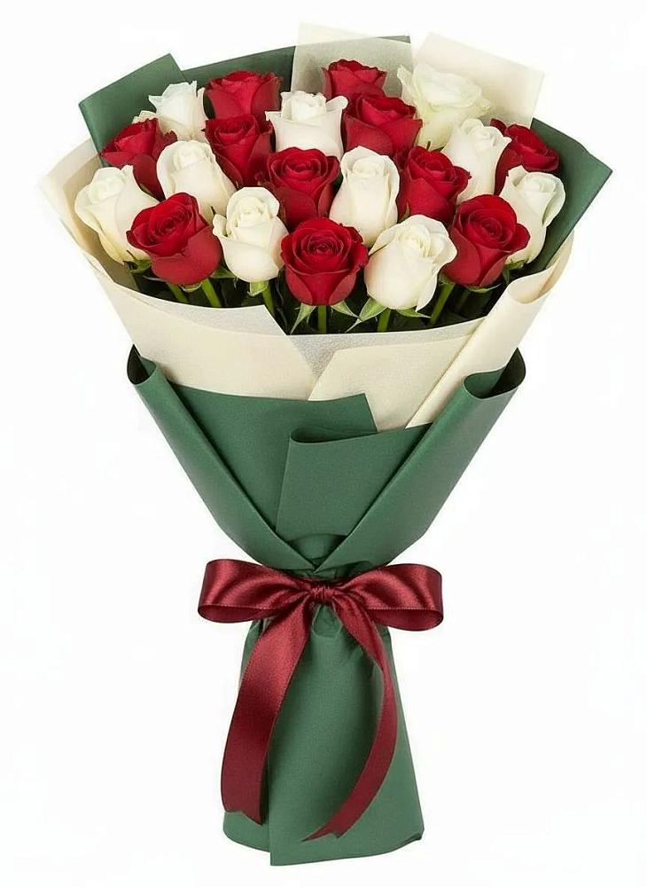 Букет Микс из красных и белых роз в Шалушке