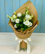 Букет цветов из:  Хризантемы и Лизиантусы в Шалушке