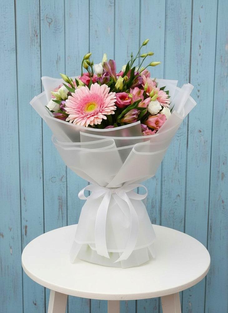 Букет цветов из: Герберы, Альстромерии и Лизиантусы в Шалушке