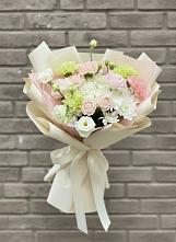 Букет цветов из:  Гвоздики, Розы, Лизиантусы и Хризантемы #REPLACE_PRED# Шалушке