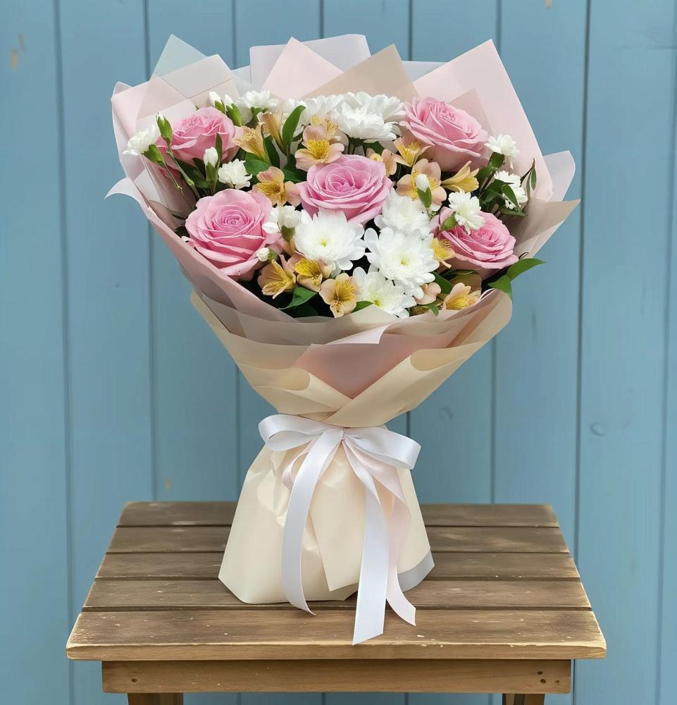 Букет цветов из: Гвоздики, Орхидеи и Розы в Шалушке