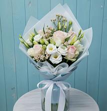 Букет цветов из:  Розы и Лизиантусы в Шалушке