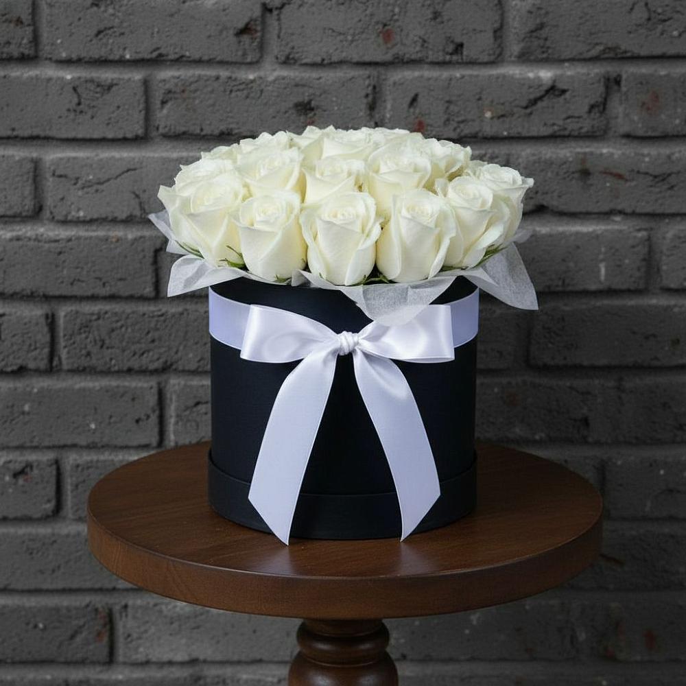 Цветочная композиция из Розы в шляпной коробке в Шалушке