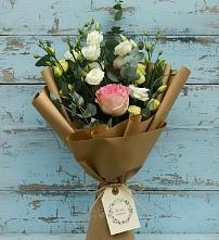 Букет цветов из:  Розы и Лизиантусы #REPLACE_PRED# Шалушке