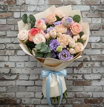 Букет цветов из:  Розы, Лизиантусы и Гвоздики в Шалушке