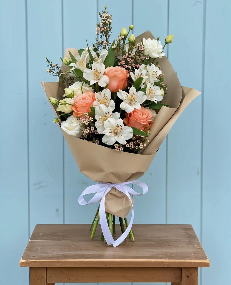 Букет цветов из: Альстромерии, Лизиантусы, Розы и Хризантемы в Шалушке