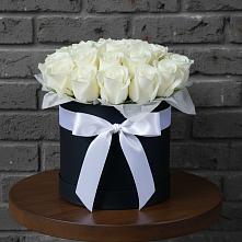 Цветочная композиция из Розы в шляпной коробке в Шалушке