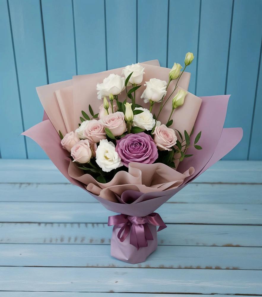 Букет цветов из: Розы и Лизиантусы в Шалушке